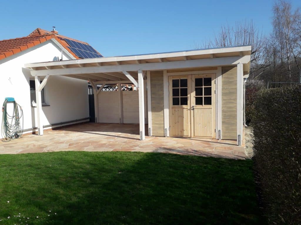 Geräteraum mit Terrasse